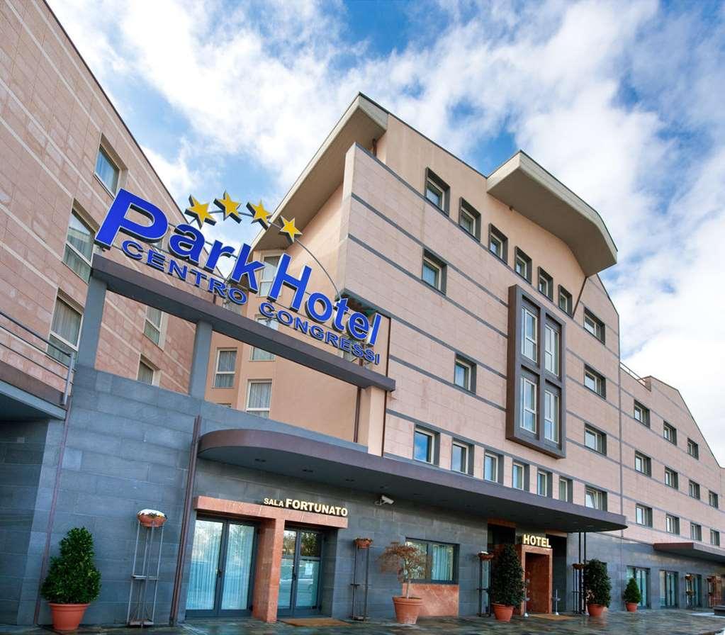 Park Hotel Centro Congressi Potenza Bagian luar foto
