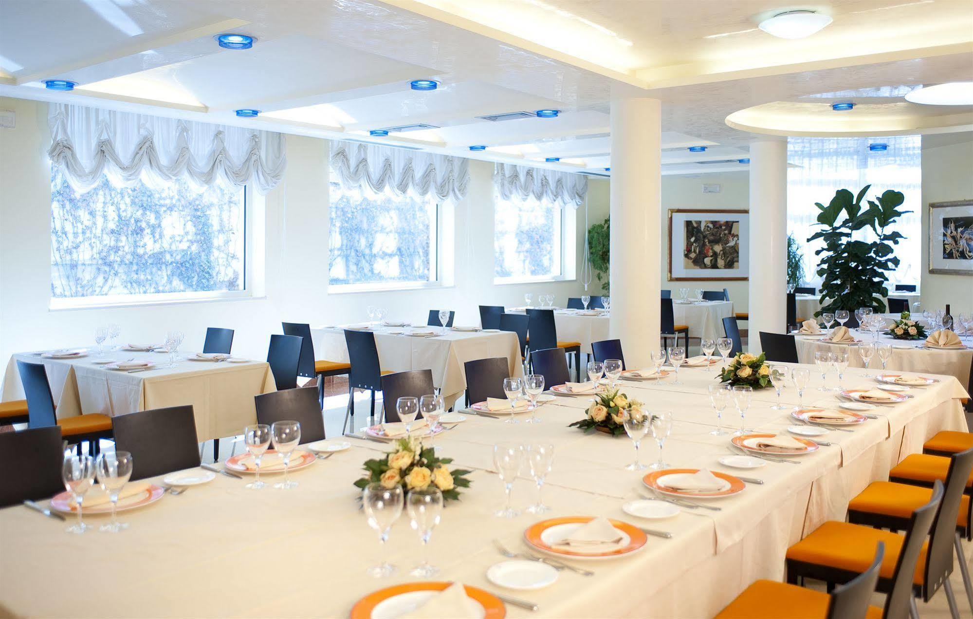 Park Hotel Centro Congressi Potenza Bagian luar foto