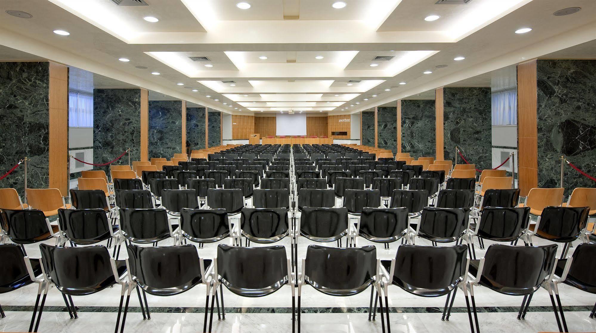 Park Hotel Centro Congressi Potenza Bagian luar foto